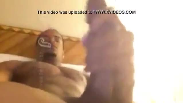 Trey Songz masturbating in bed