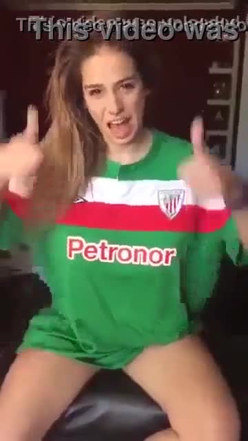 Chica del UAPA Athletic se saca las tetas en las redes