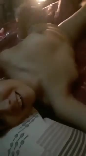 Asiatica se mete bolon en la cocha y se chupa la paleta porno 