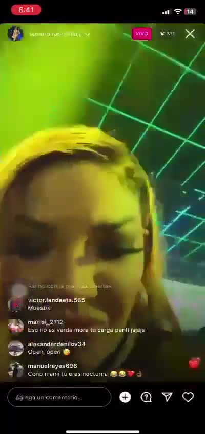 Video de la Patrona mostrando sus Popola en la disco