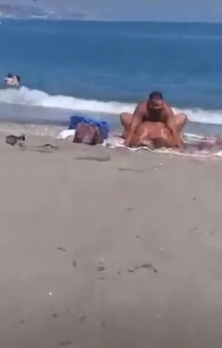 Video de tiktoker Churumbel follando en la Playa 