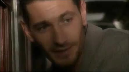 Mujer engaña a su marido mientra duerme con desconocido en un tren 