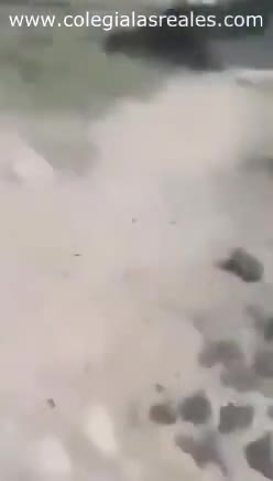 Colegiala real cogiendo en una casa abandonada.