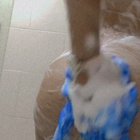 la perra dominicana de onlyfans Celina enjabonada en la bañera